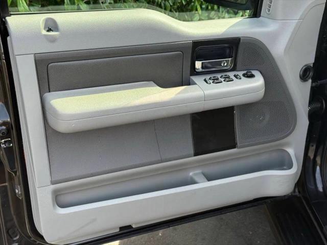 2004 Ford F-150 XLT