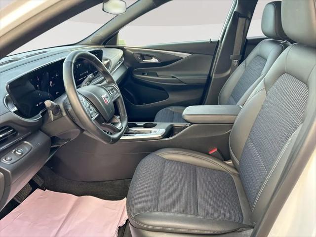 2025 Buick NV Preferred FWD