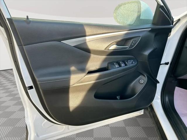 2025 Buick NV Preferred FWD