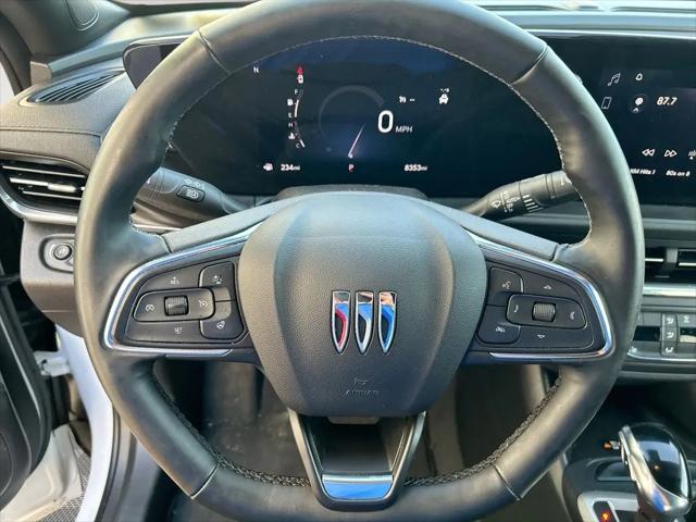 2025 Buick NV Preferred FWD