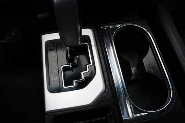 2017 Toyota Tundra SR5 5.7L V8
