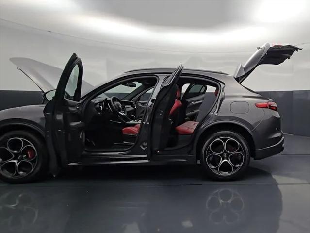 2023 Alfa Romeo Stelvio Veloce AWD