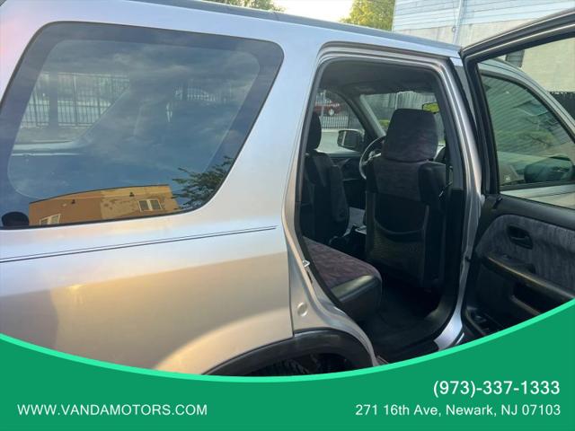 2004 Honda CR-V LX