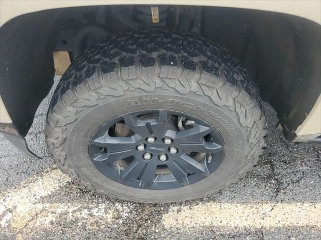2022 GMC Canyon 4WD Crew Cab Short Box AT4 - Leather