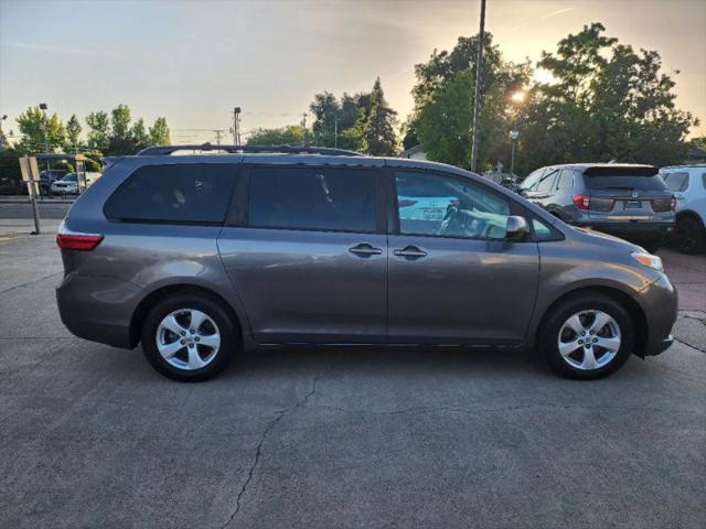 2017 Toyota Sienna LE 8 Passenger