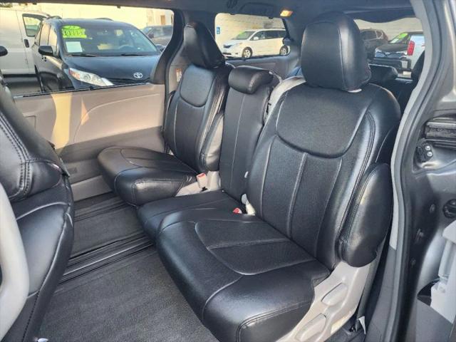 2017 Toyota Sienna LE 8 Passenger