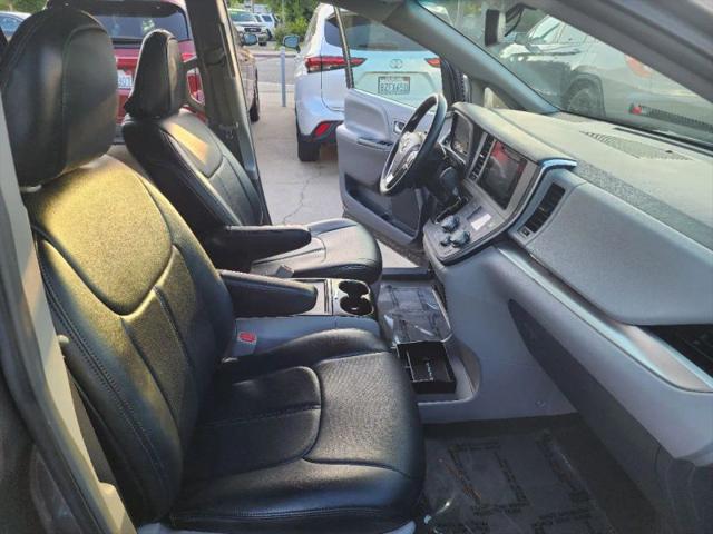 2017 Toyota Sienna LE 8 Passenger