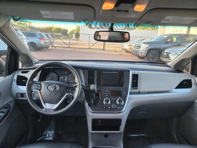 2017 Toyota Sienna LE 8 Passenger