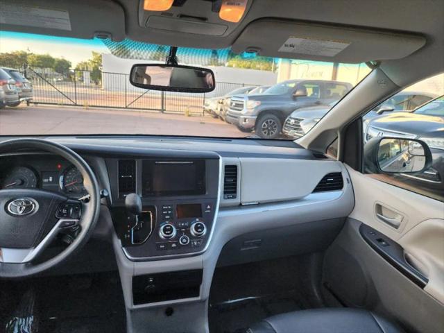 2017 Toyota Sienna LE 8 Passenger