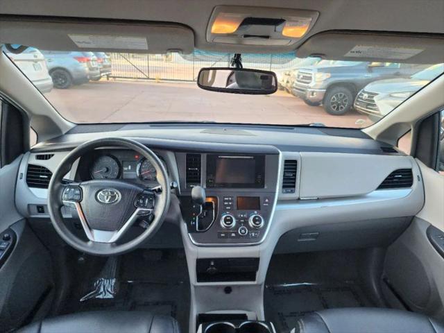 2017 Toyota Sienna LE 8 Passenger
