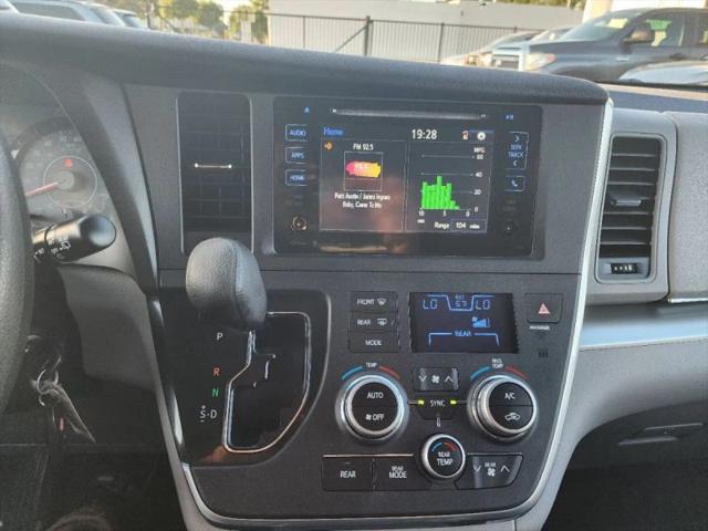 2017 Toyota Sienna LE 8 Passenger