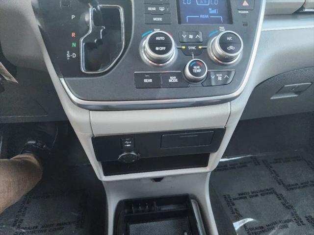 2017 Toyota Sienna LE 8 Passenger