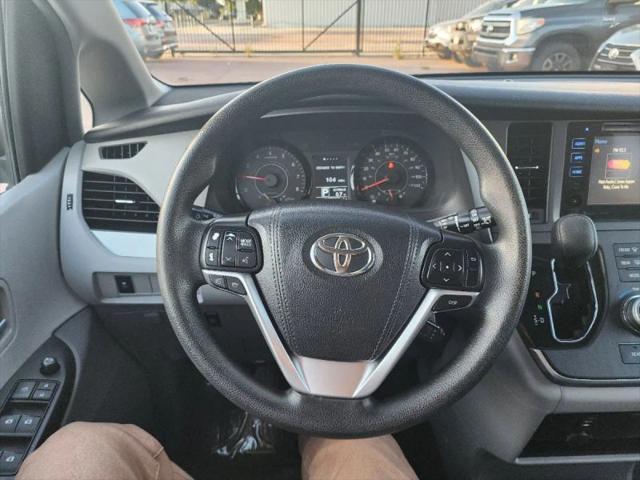2017 Toyota Sienna LE 8 Passenger