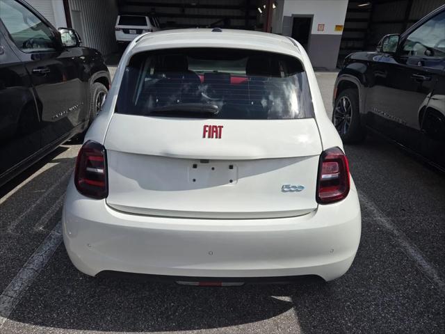 2024 Fiat 500e INSPI(RED) FWD