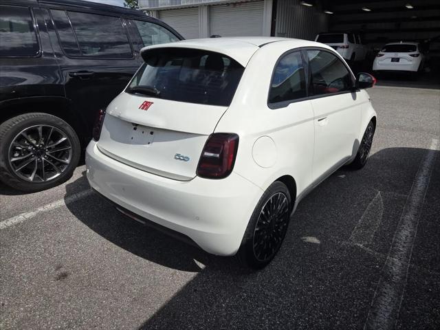 2024 Fiat 500e INSPI(RED) FWD