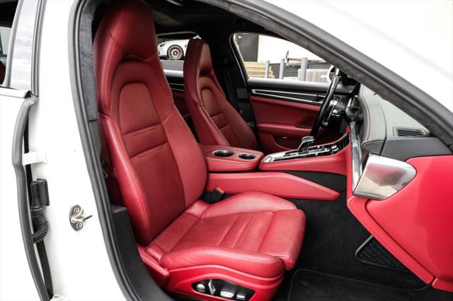 2020 Porsche Panamera GTS