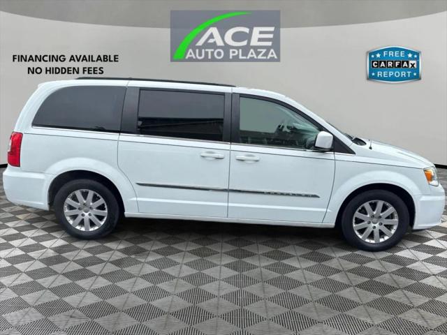 2016 Chrysler Town & Country Touring