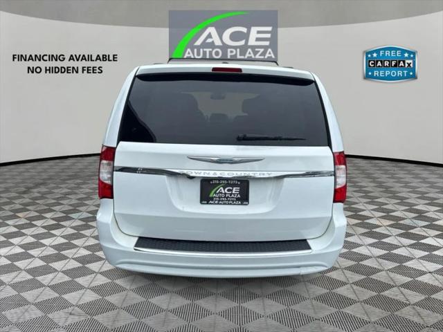 2016 Chrysler Town & Country Touring