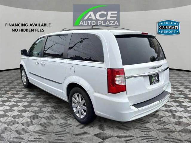 2016 Chrysler Town & Country Touring