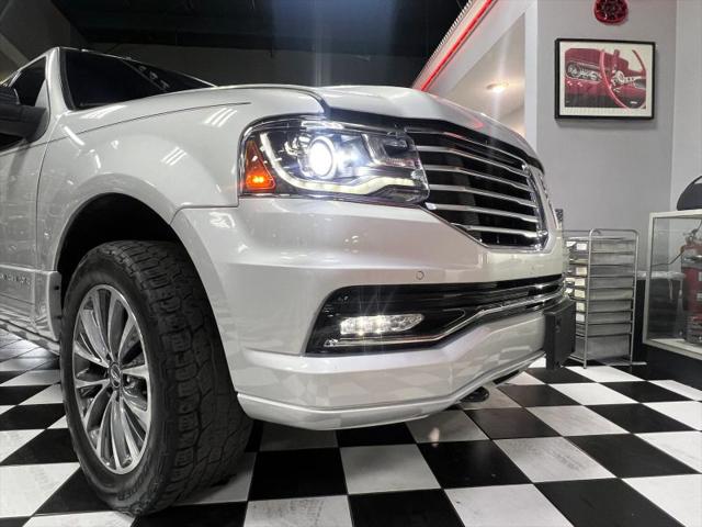 2015 Lincoln Navigator Base