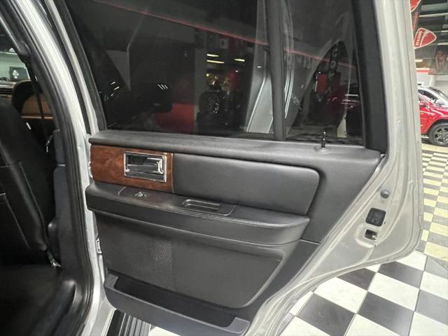 2015 Lincoln Navigator Base
