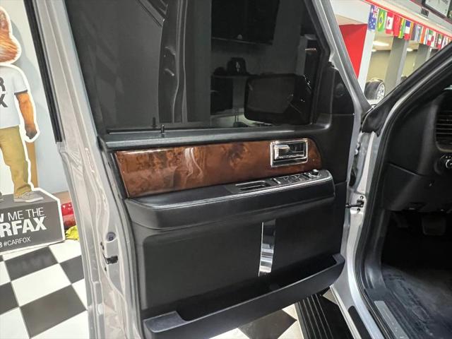 2015 Lincoln Navigator Base