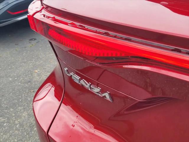 2023 Toyota Venza XLE
