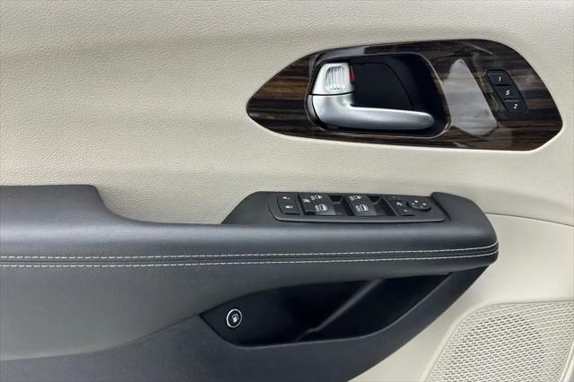 2023 Chrysler Pacifica Hybrid Limited