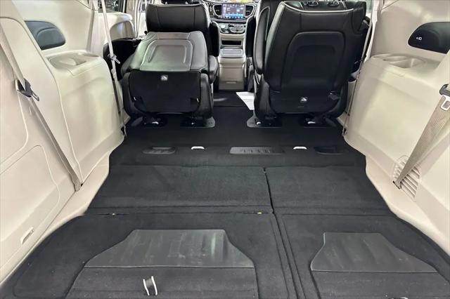 2023 Chrysler Pacifica Hybrid Limited