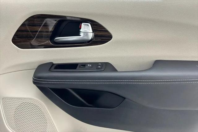 2023 Chrysler Pacifica Hybrid Limited