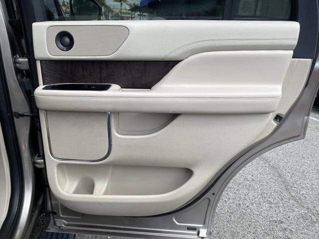 2019 Lincoln Navigator Select