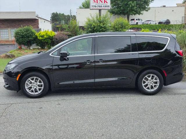 2024 Chrysler Voyager LX