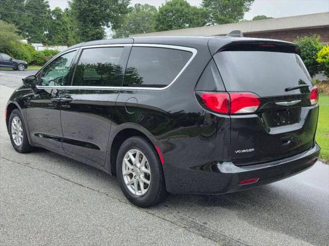 2024 Chrysler Voyager LX