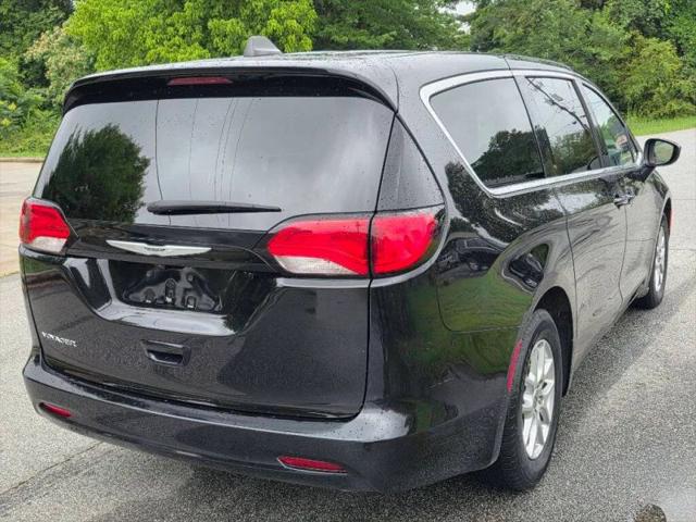 2024 Chrysler Voyager LX