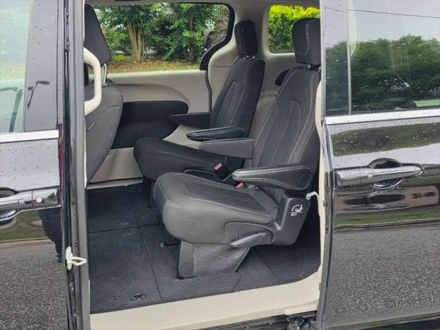 2024 Chrysler Voyager LX