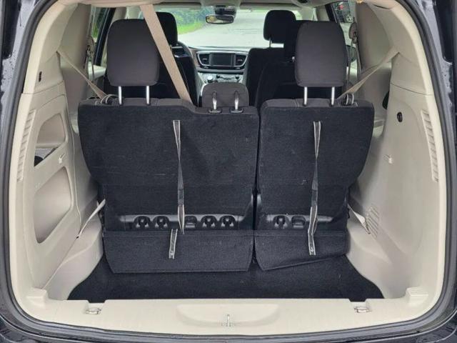 2024 Chrysler Voyager LX