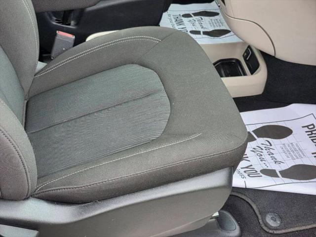 2024 Chrysler Voyager LX
