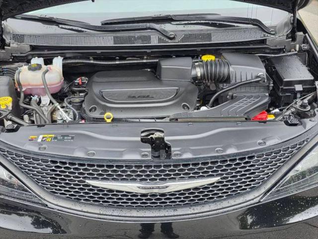 2024 Chrysler Voyager LX