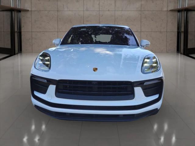 2022 Porsche Macan Base