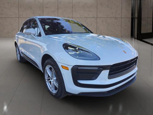 2022 Porsche Macan Base