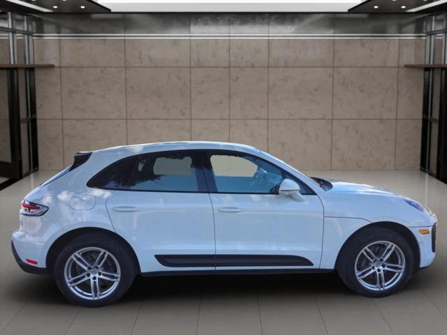 2022 Porsche Macan Base