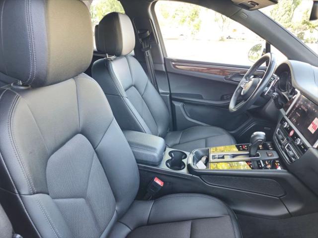 2022 Porsche Macan Base