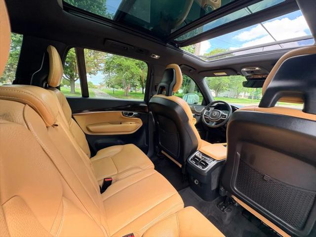 2017 Volvo XC90 T6 Momentum