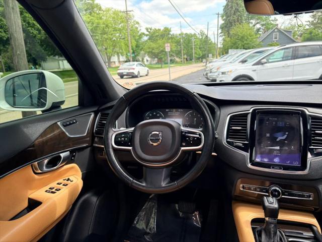 2017 Volvo XC90 T6 Momentum