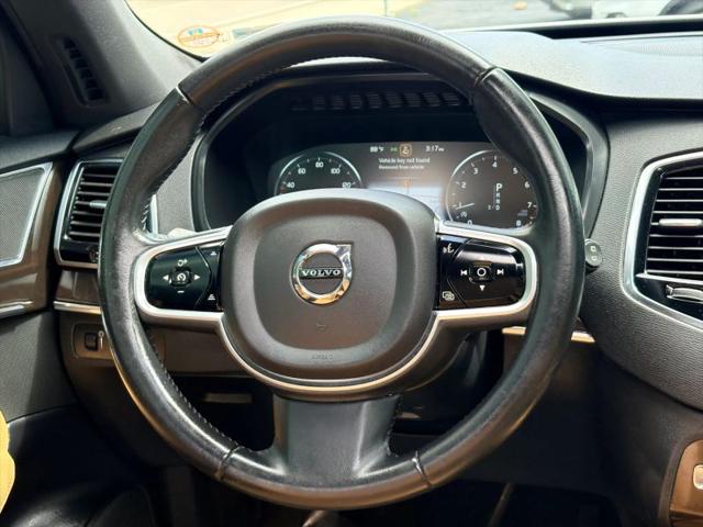 2017 Volvo XC90 T6 Momentum