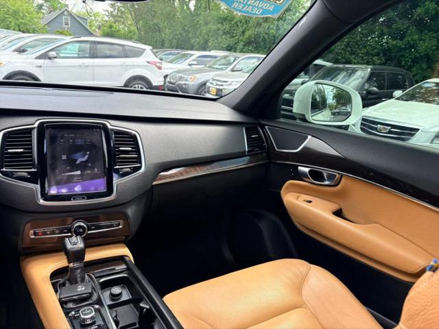 2017 Volvo XC90 T6 Momentum