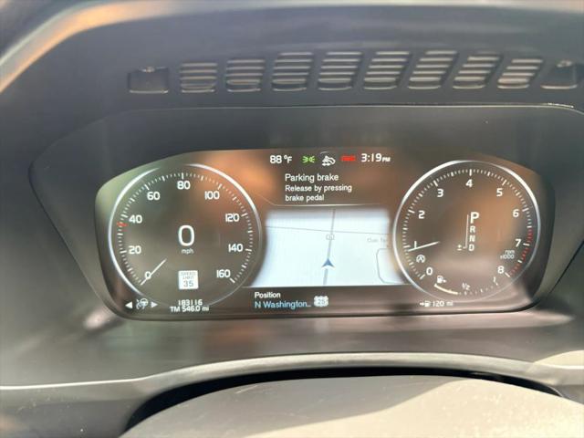 2017 Volvo XC90 T6 Momentum