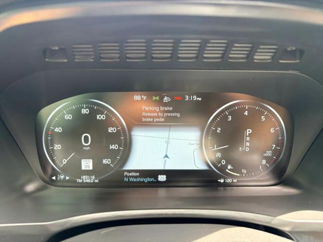 2017 Volvo XC90 T6 Momentum