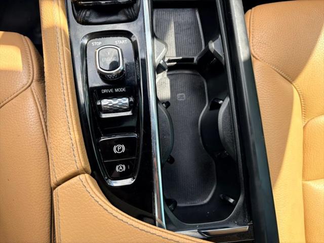 2017 Volvo XC90 T6 Momentum