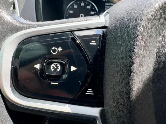 2017 Volvo XC90 T6 Momentum